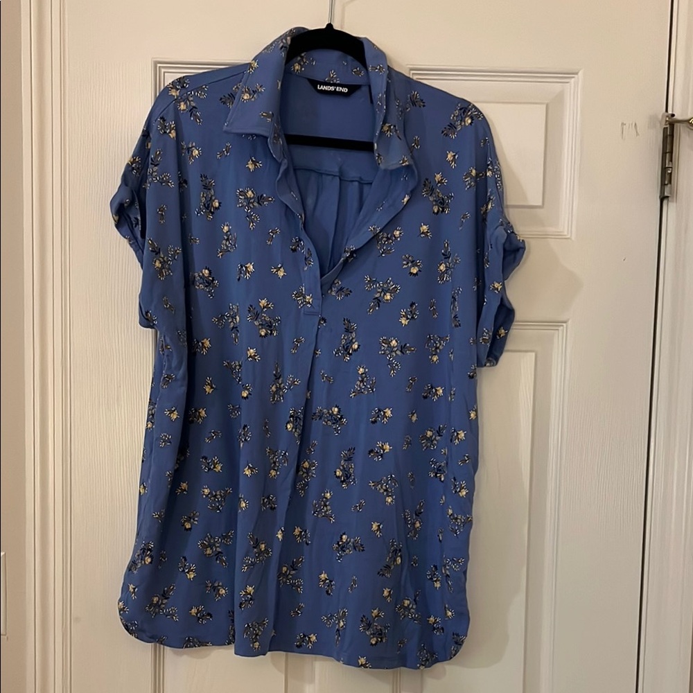 Lands End Plus size Blue Floral Button-Up Shirt